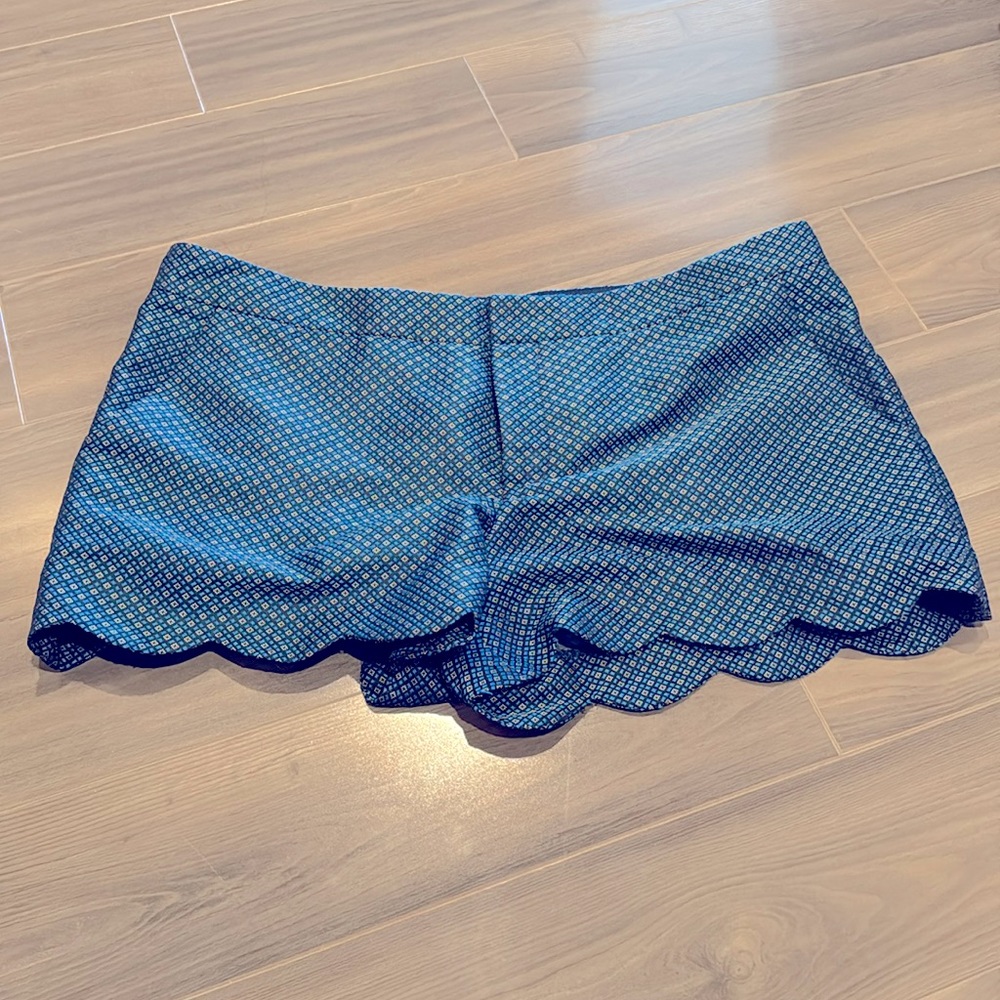 Club Monaco Short w Scalloped Edge